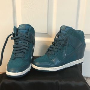 Nike wedge sneaker